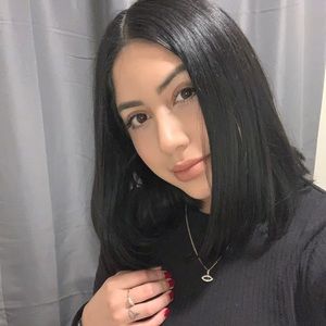 Meet your Posher, Aisha